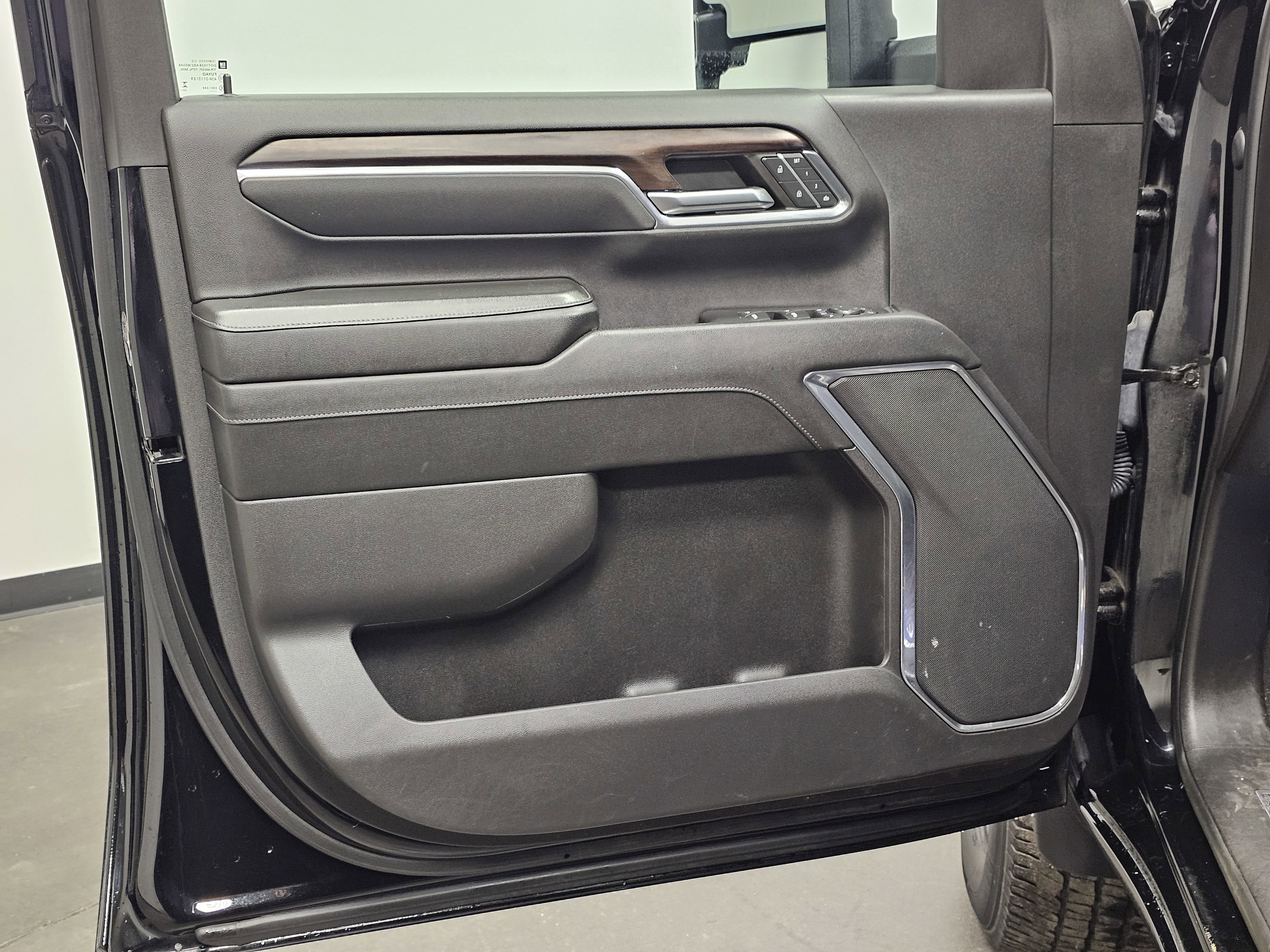 Used 2024 GMC Sierra 2500 SLT image 18