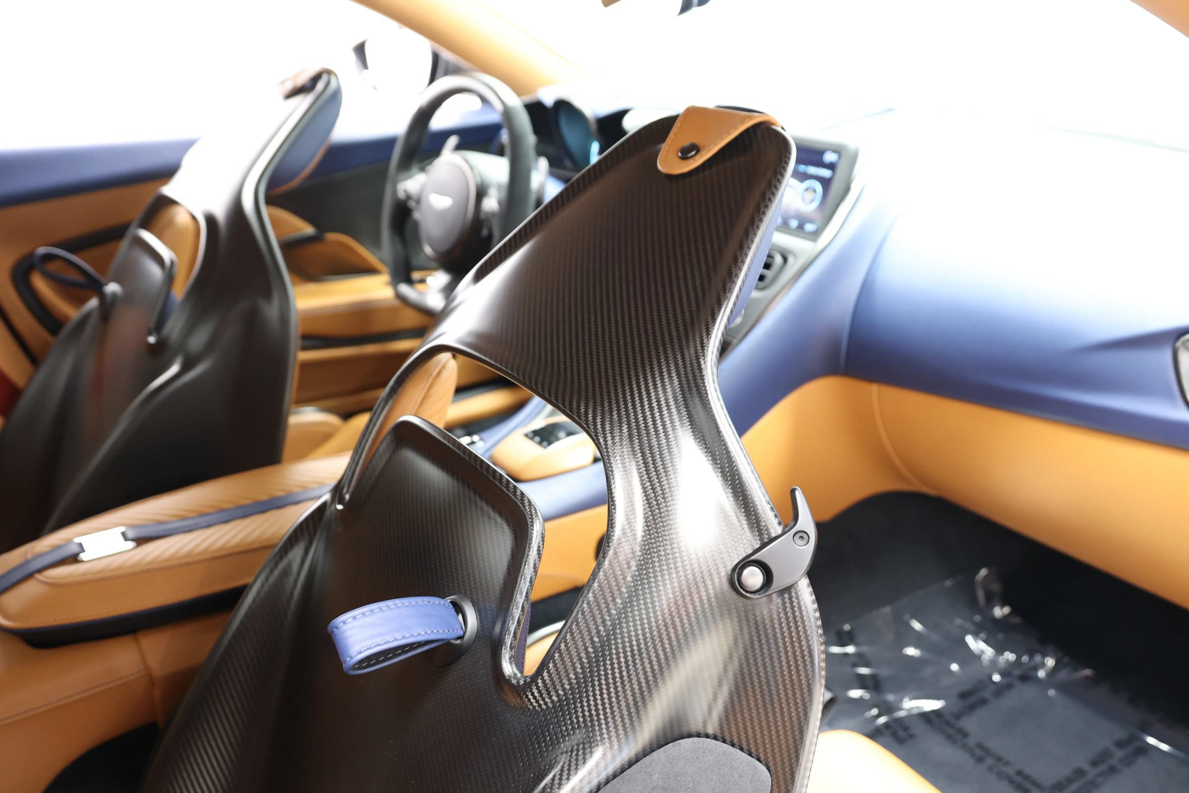 Used 2023 Aston Martin DBS Coupe RWD image 94