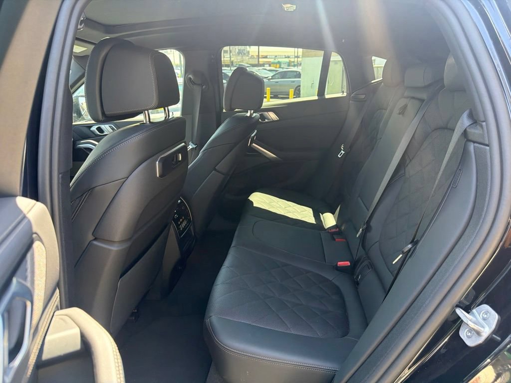 Used 2026 BMW X6 xDrive40i AWD/4WD image 18