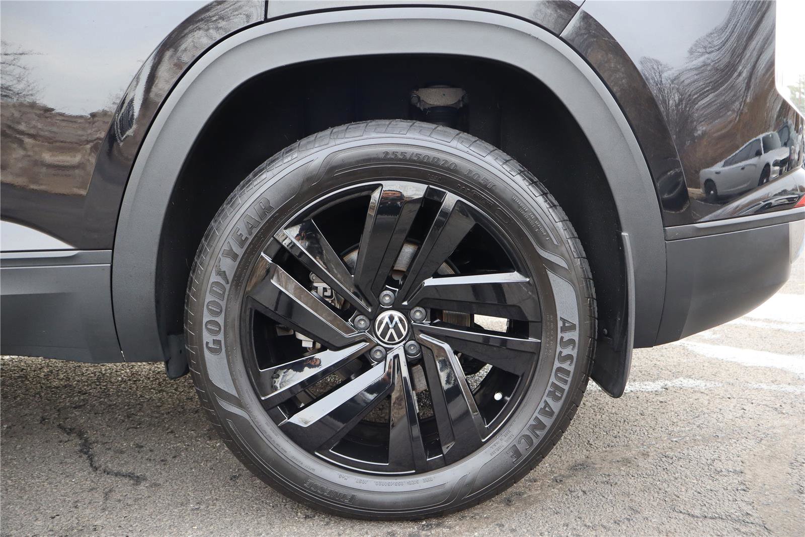 Certified 2023 Volkswagen Atlas Cross Sport SE w/ Black Wheel Package image 11
