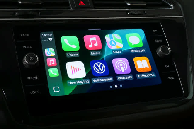 Certified 2023 Volkswagen Tiguan SE FWD image 18