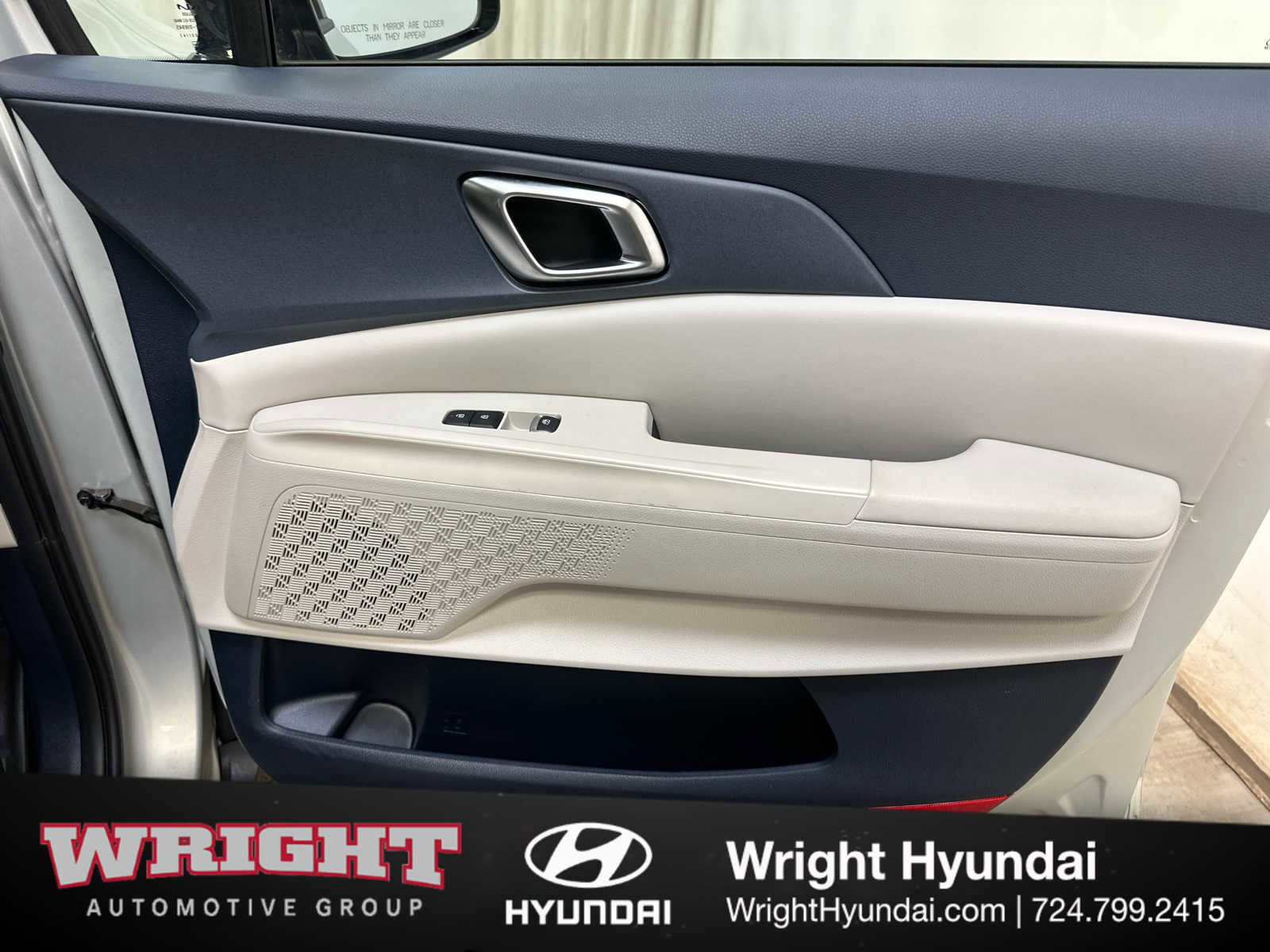 Used 2025 Kia Carnival EX FWD image 17