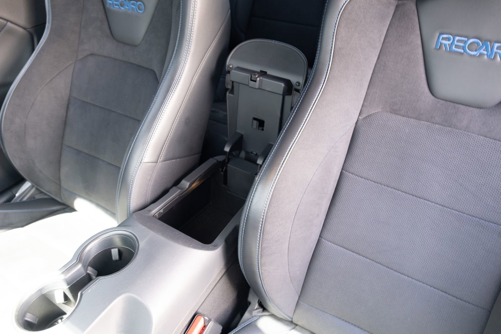 Used 2024 Ford Mustang Dark Horse RWD image 7
