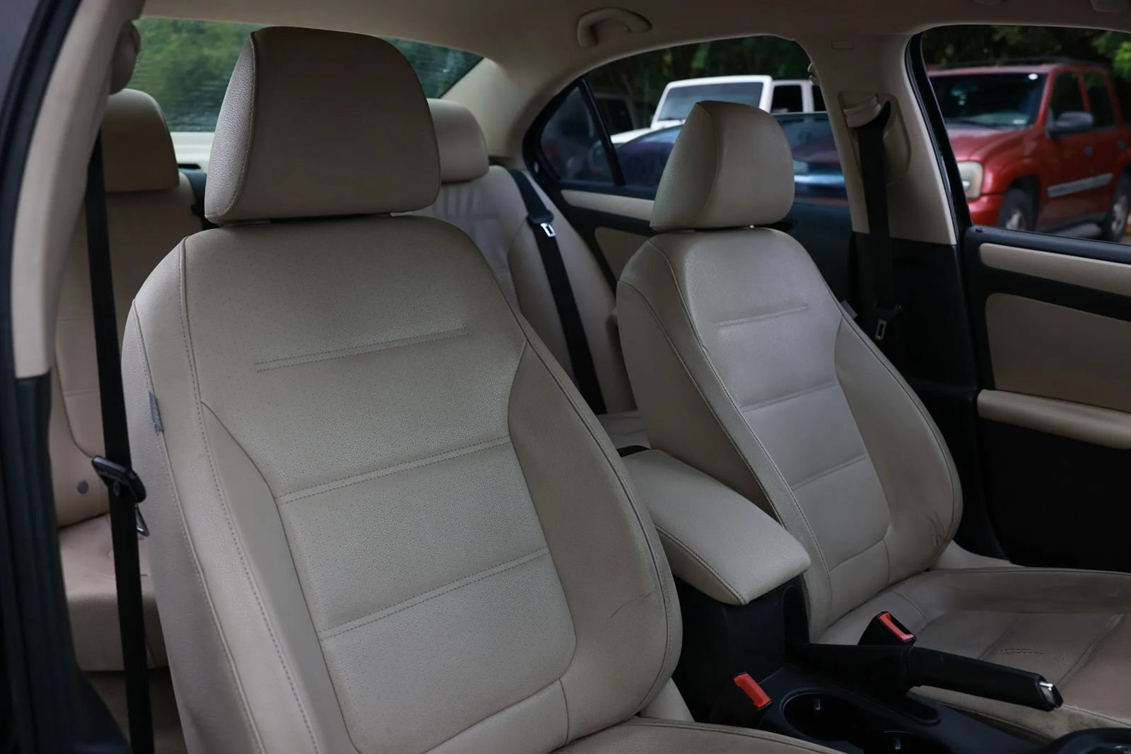 Used 2012 Volkswagen Jetta SE FWD image 23