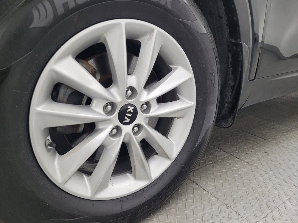 Used 2020 Kia Sorento LX image 31