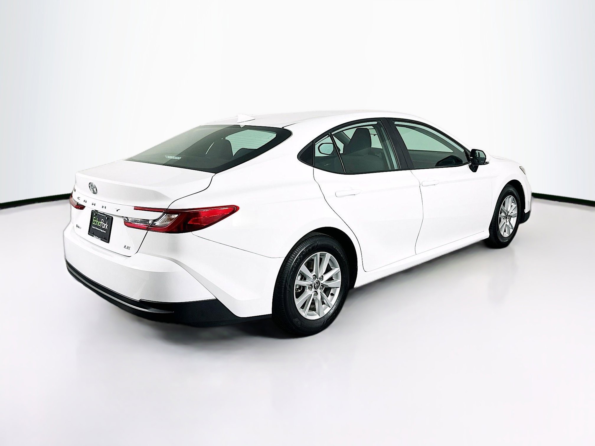 Used 2025 Toyota Camry LE image 9