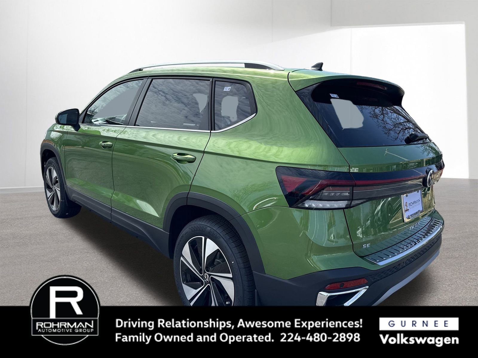 Used 2025 Volkswagen Taos SE AWD/4WD image 6