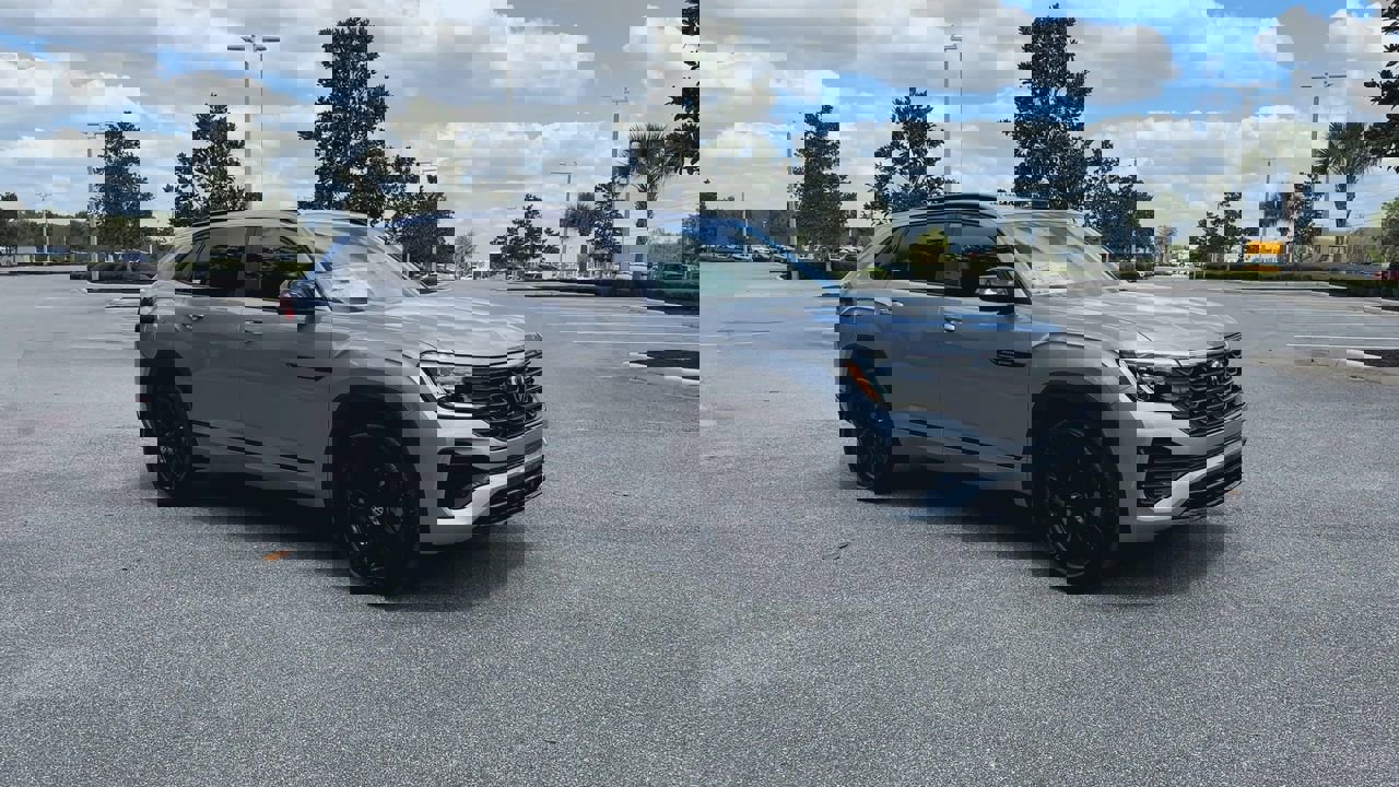New 2025 Volkswagen Atlas Cross Sport SEL R-Line image 2
