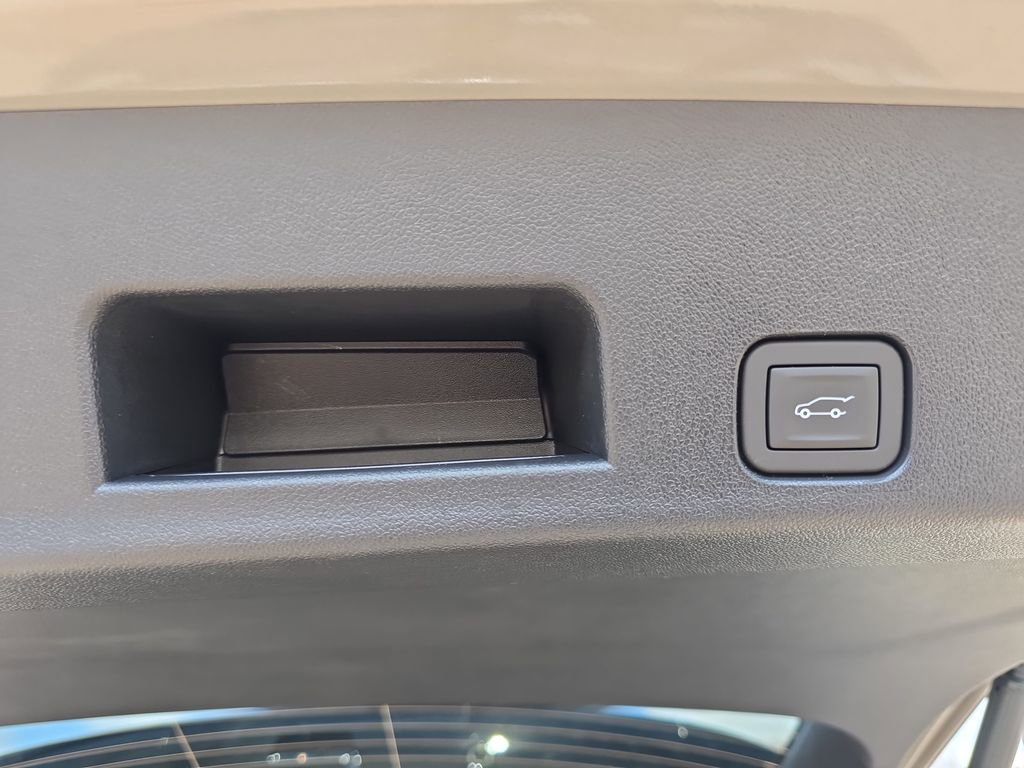 New 2026 GMC Acadia AT4 w/ Luxury Package AWD/4WD image 14