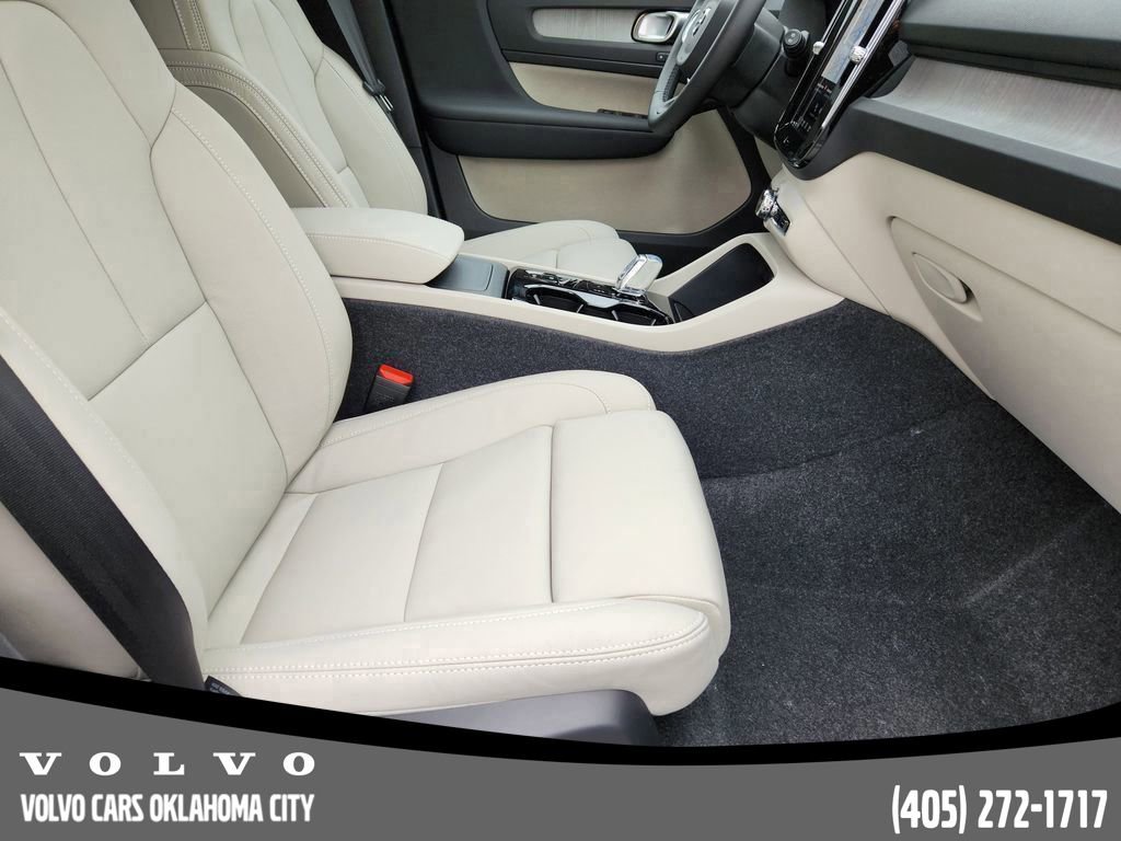 Used 2026 Volvo XC40 B5 Plus w/ Protection Package Premier AWD/4WD image 13