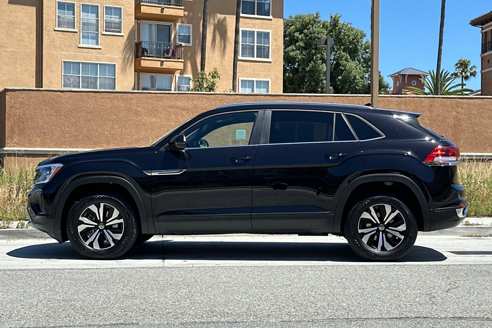 Certified 2026 Volkswagen Atlas Cross Sport SE AWD/4WD image 7