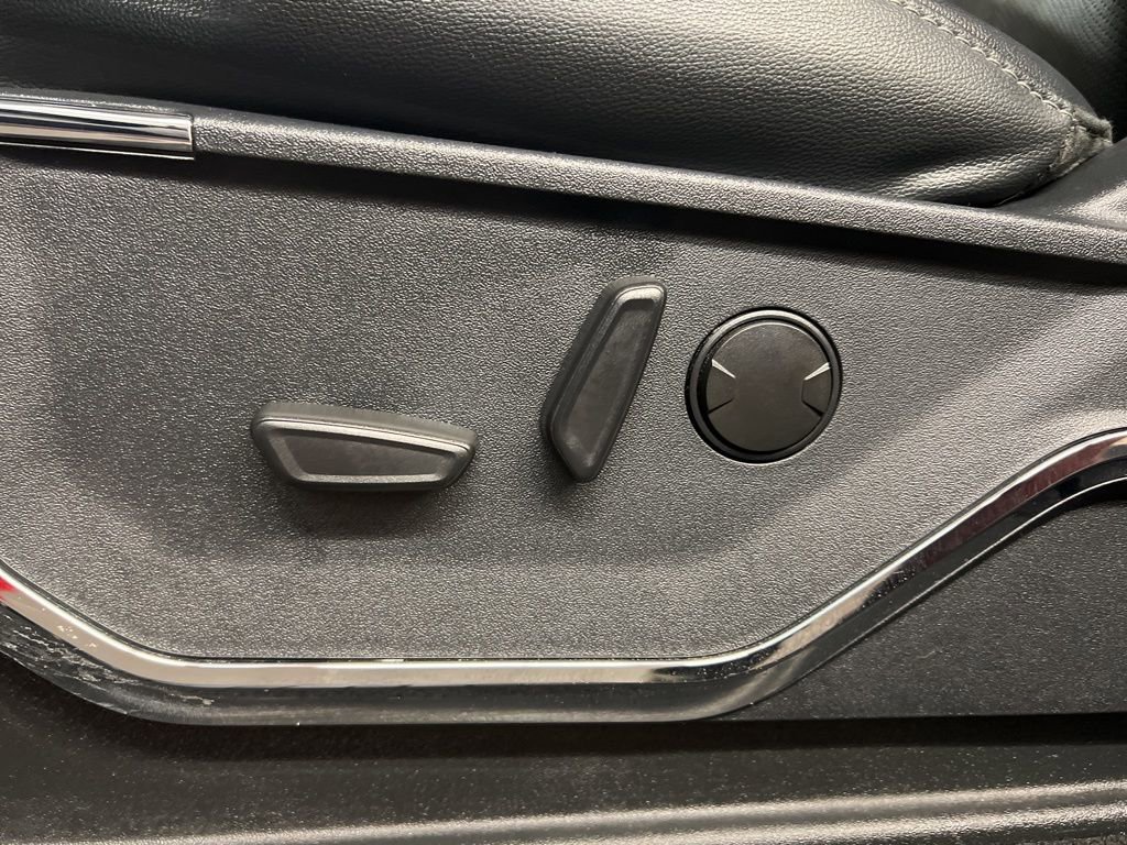 Used 2024 Ford F250 Lariat w/ Black Appearance Package image 25