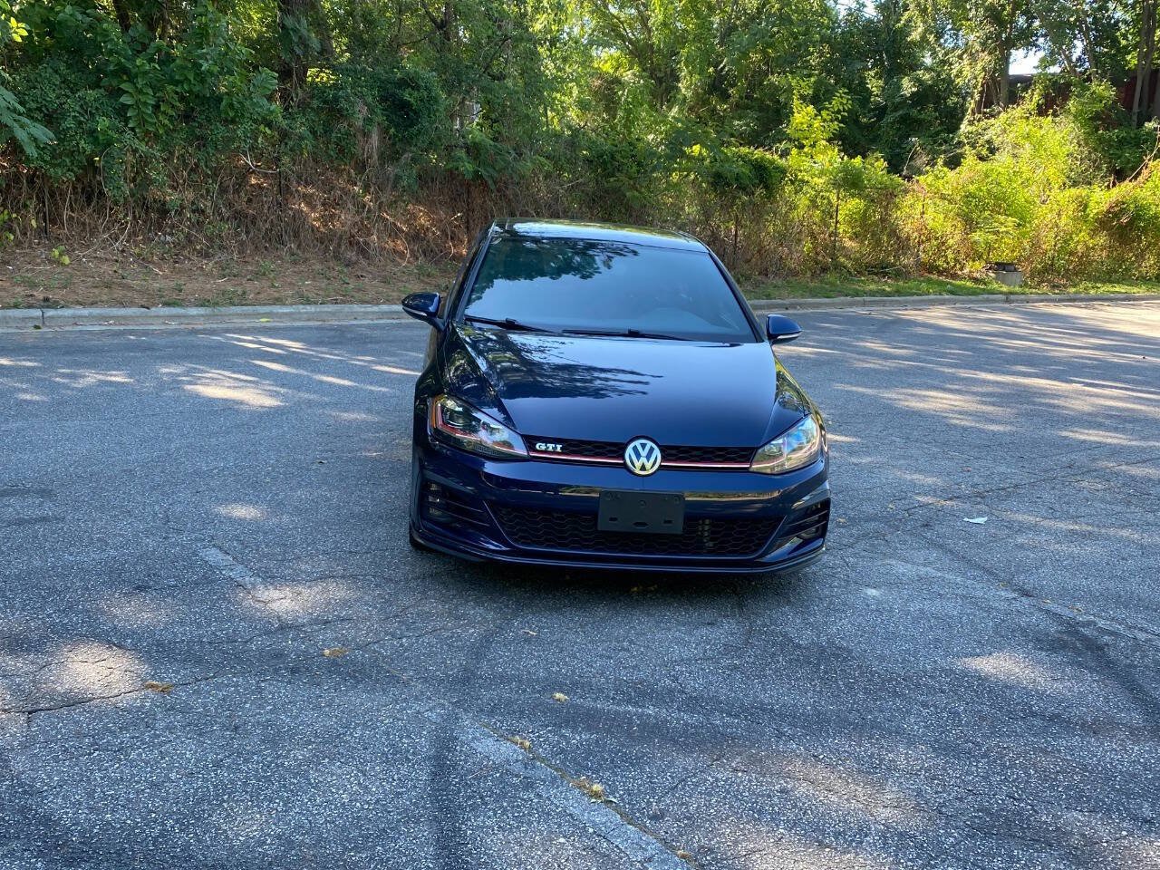 Used 2018 Volkswagen GTI SE FWD image 2