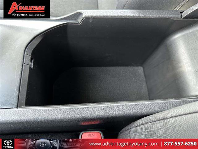 Certified 2019 Toyota Camry LE image 34