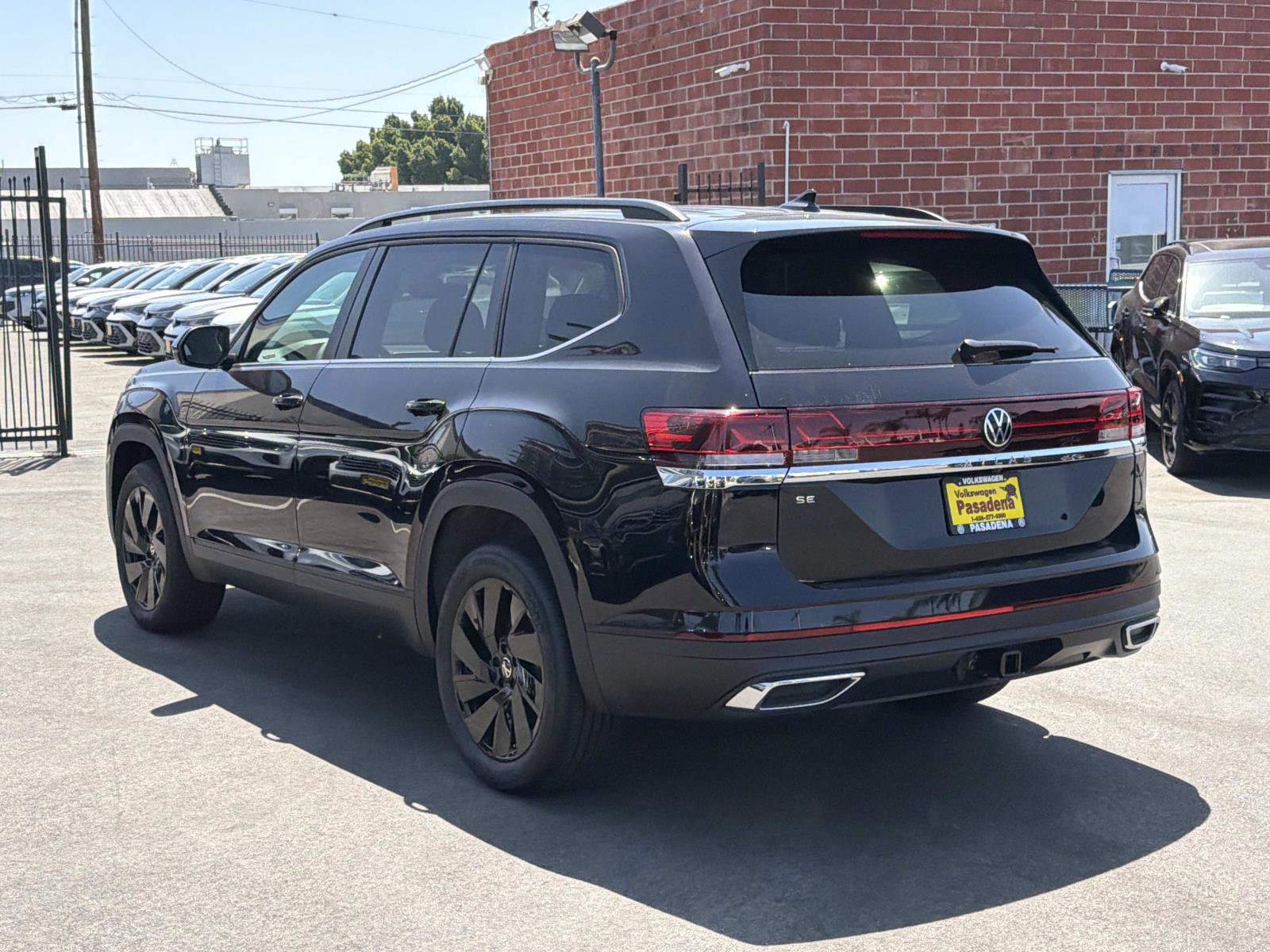 New 2026 Volkswagen Atlas SE FWD image 3
