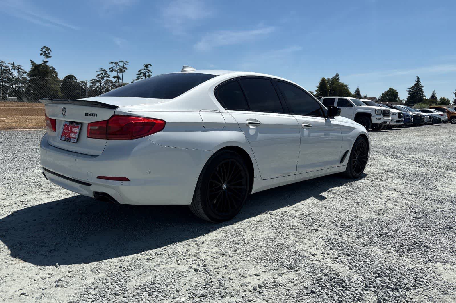 Used 2017 BMW 540i RWD image 3