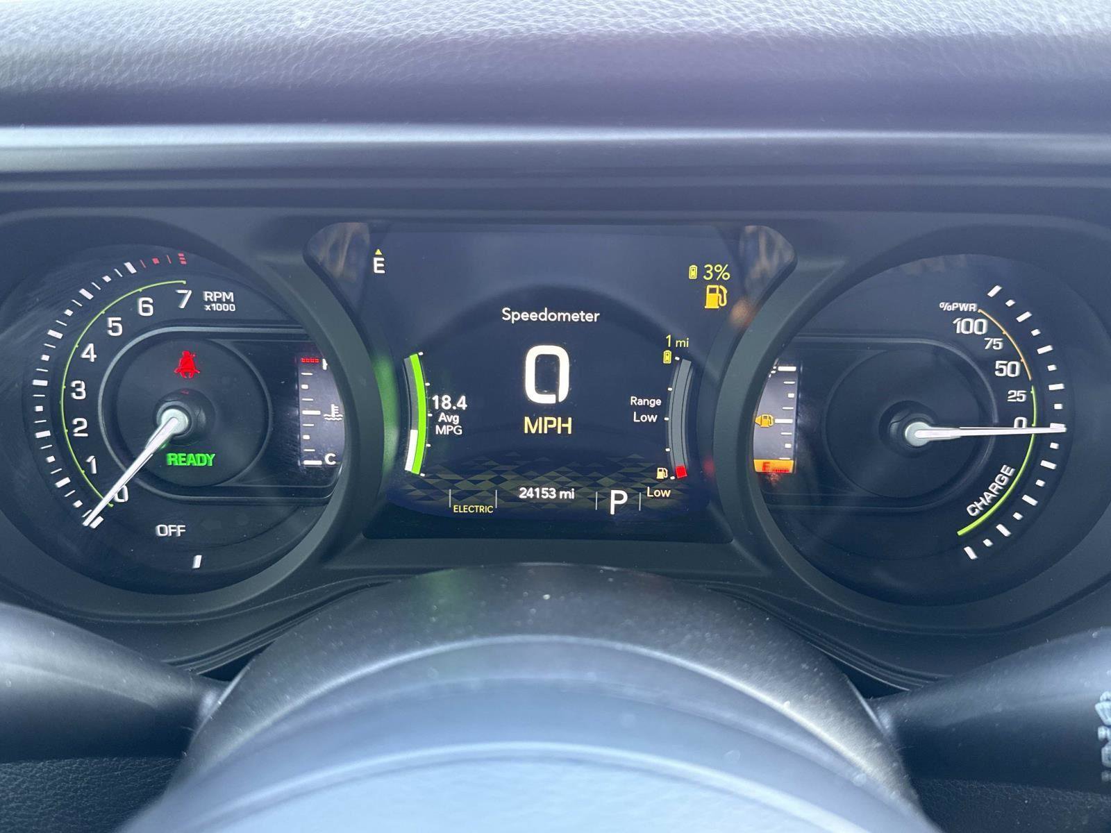 Used 2024 Jeep Wrangler Unlimited image 11