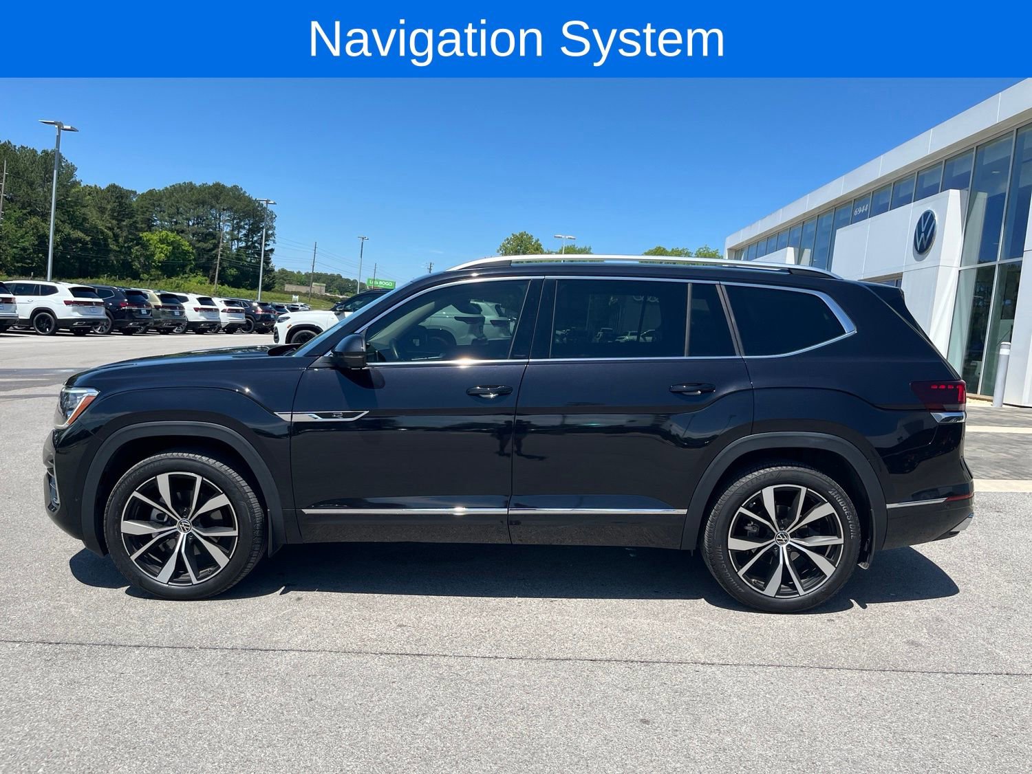 Used 2025 Volkswagen Atlas SEL Premium R-Line AWD/4WD image 3