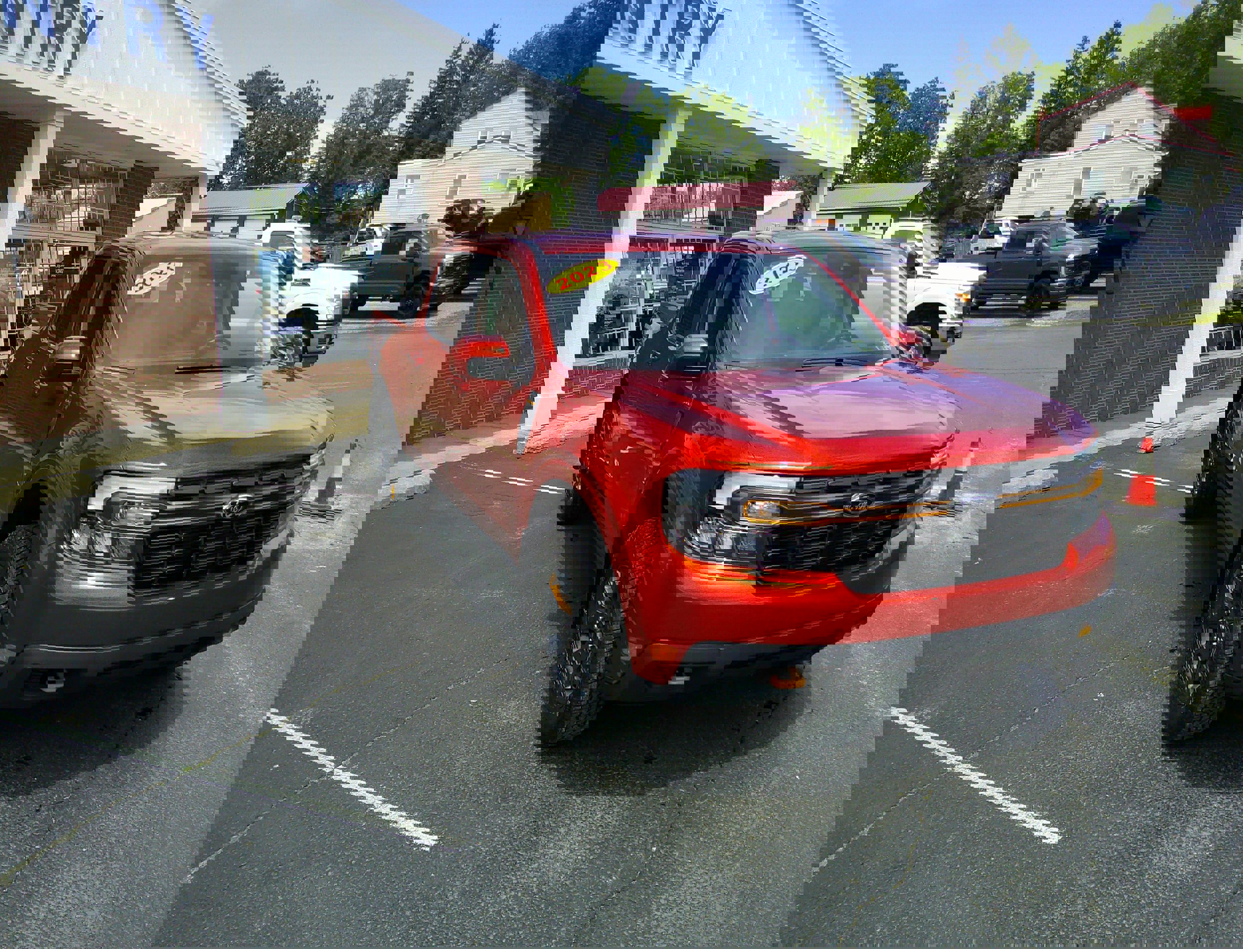 Used 2023 Ford Maverick Tremor w/ Tremor Off-Road Package image 3