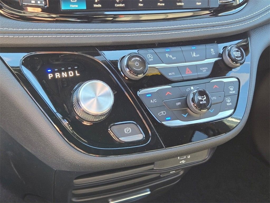 New 2026 Chrysler Pacifica Select image 14