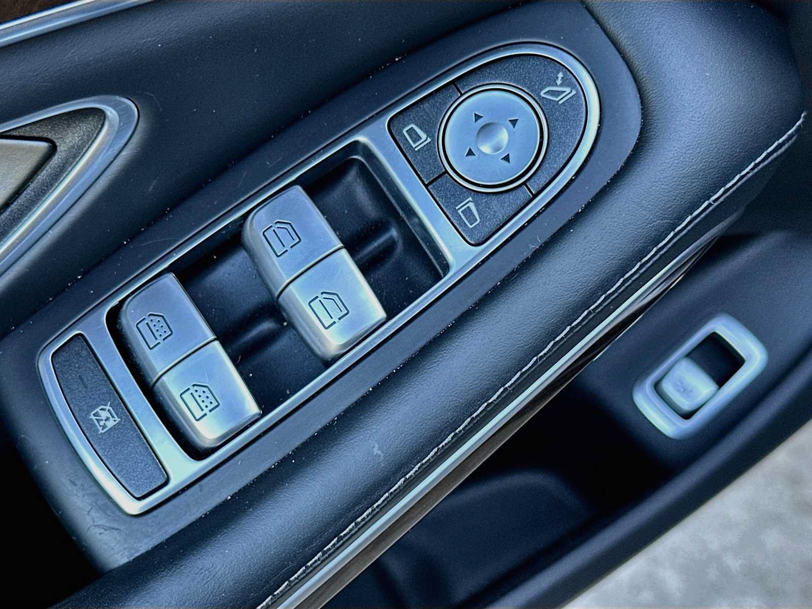 Used 2016 Mercedes-Benz Maybach S 600 image 18