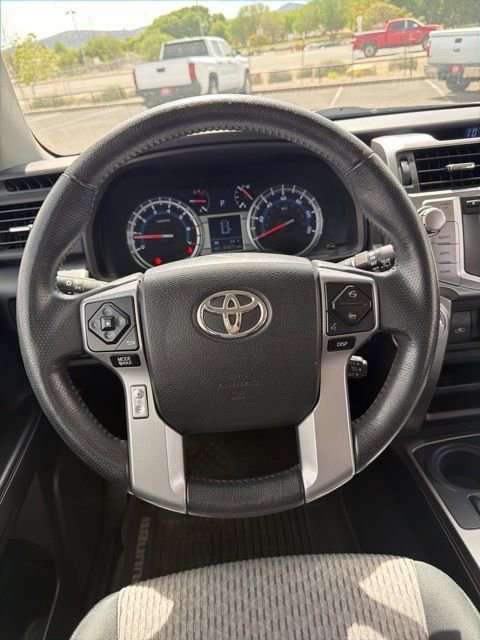 Used 2017 Toyota 4Runner SR5 AWD/4WD image 7