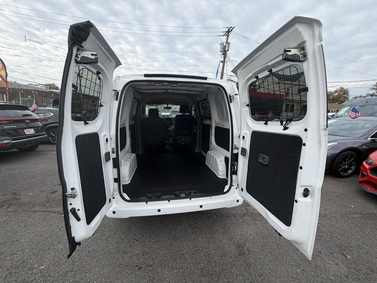 Used 2020 Nissan NV200 SV w/ Sliding Glass Door Package FWD image 12