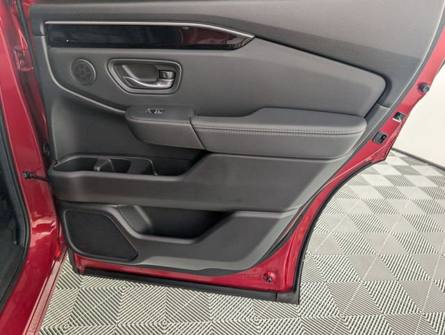 Used 2025 Honda Pilot Touring image 34