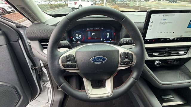 Used 2025 Ford Explorer Active image 27