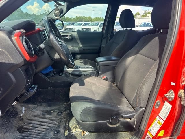 Used 2018 Toyota Tacoma TRD Off-Road w/ Technology Package AWD/4WD image 24
