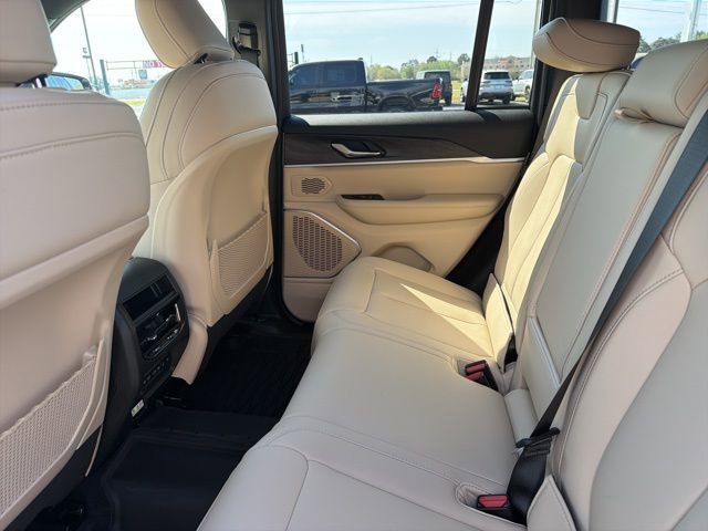 New 2026 Jeep Grand Cherokee Limited RWD image 21