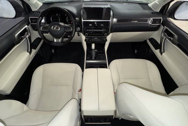 Used 2023 Lexus GX 460 Premium w/ Premium Package image 17