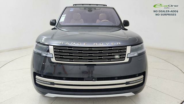 Used 2023 Land Rover Range Rover Long Wheelbase SE image 2