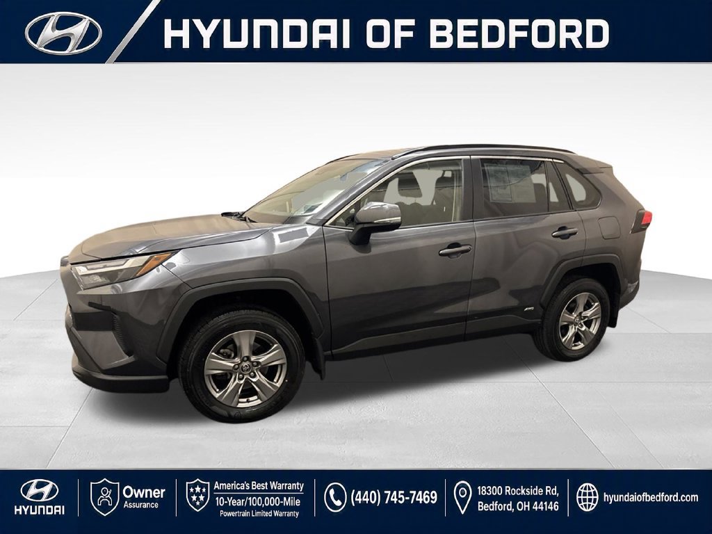 Used 2025 Toyota RAV4 LE AWD/4WD image 9