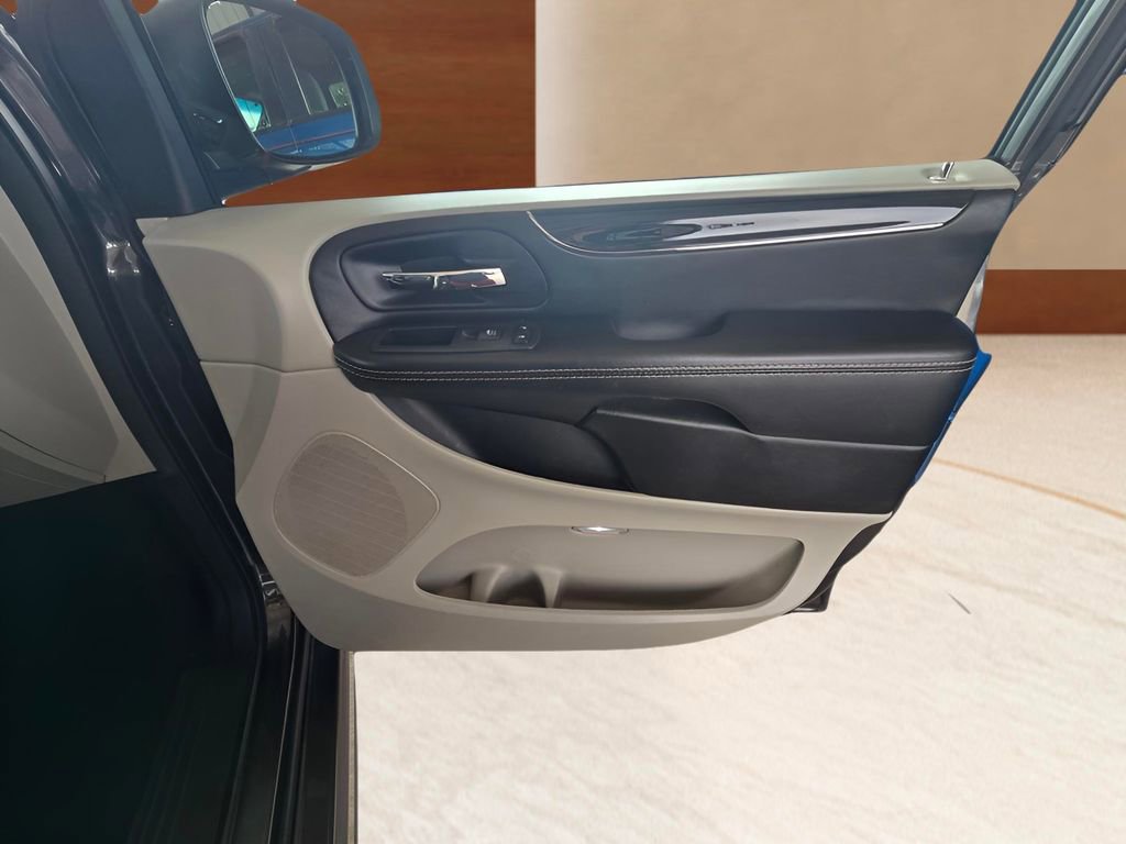 Used 2020 Dodge Grand Caravan SXT FWD image 63