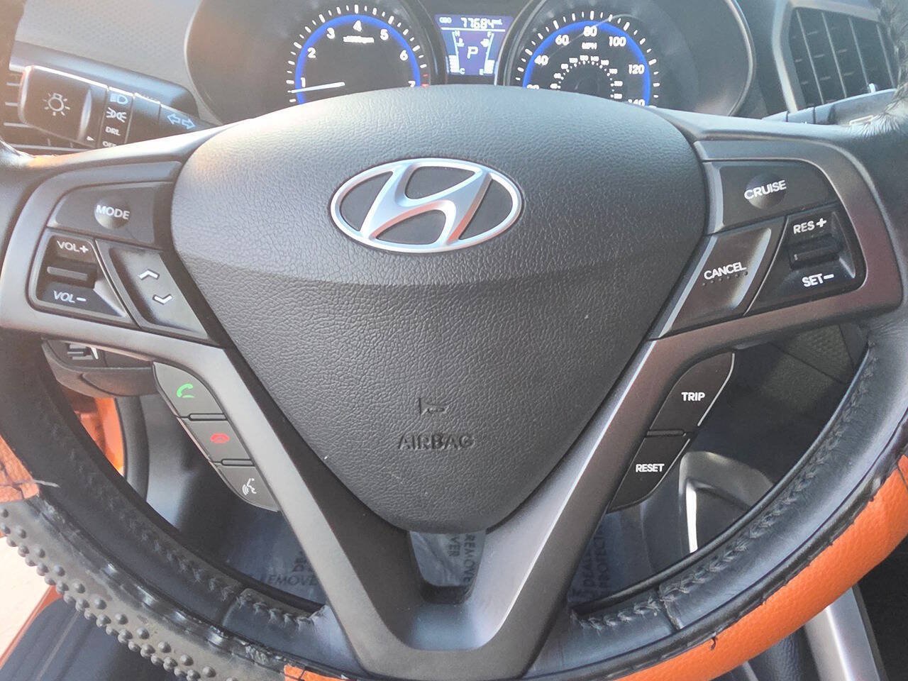 Used 2015 Hyundai Veloster Turbo FWD image 39