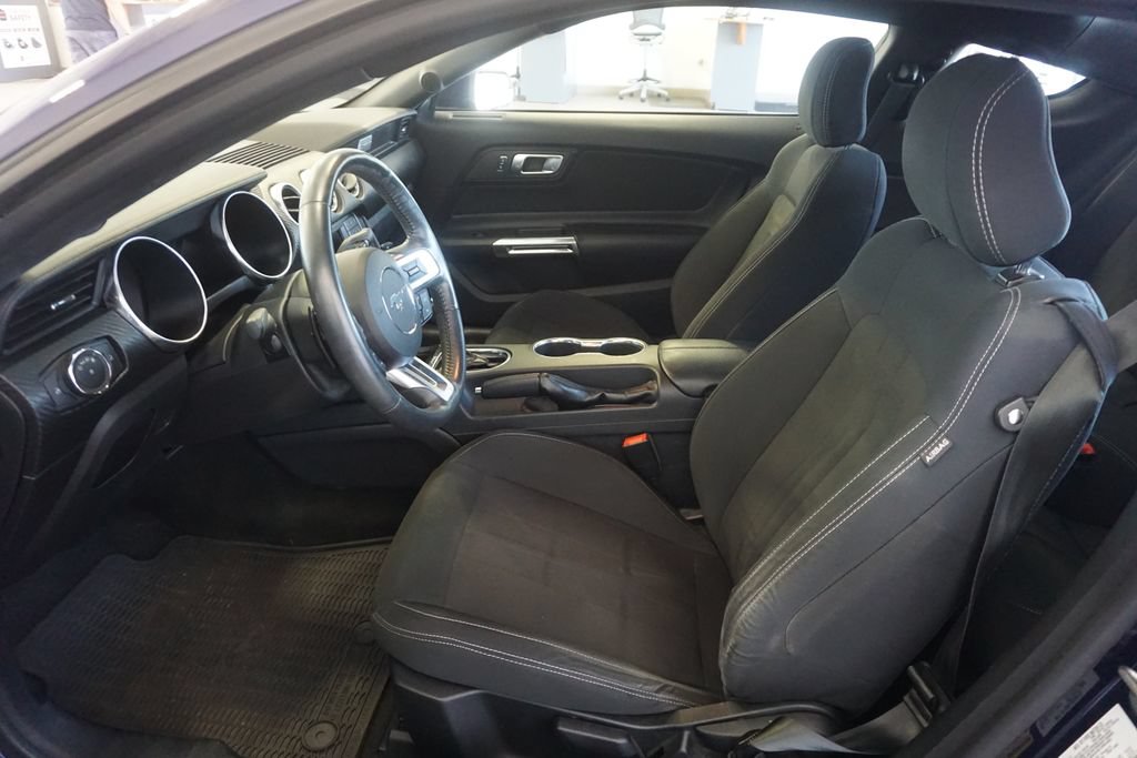 Used 2018 Ford Mustang Coupe RWD image 16