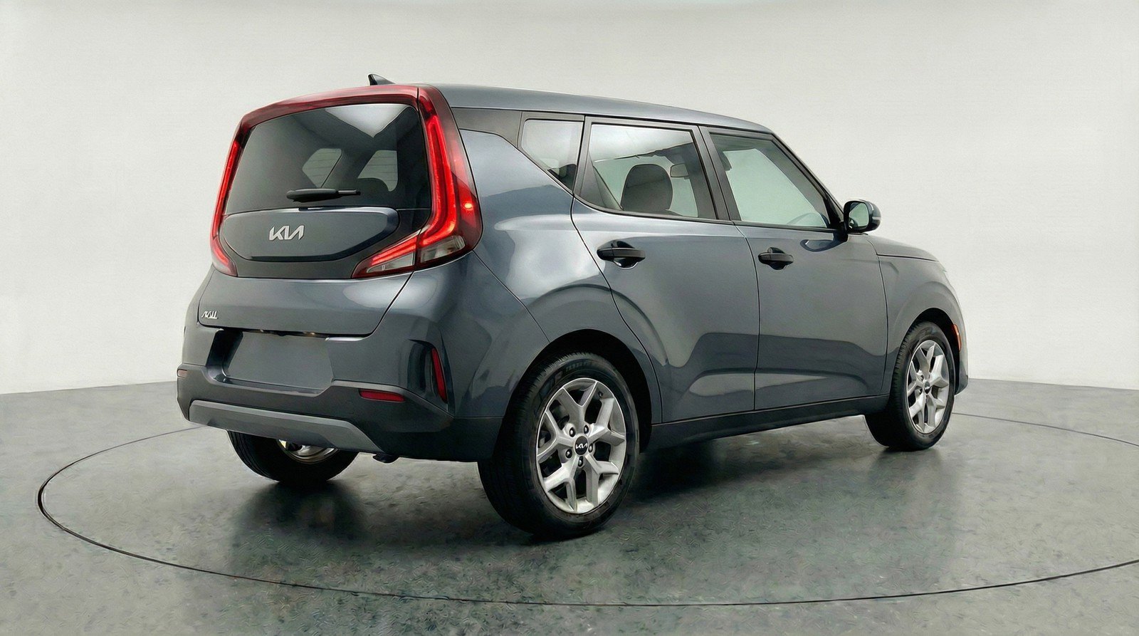 Used 2025 Kia Soul LX w/ LX Technology Package FWD image 9