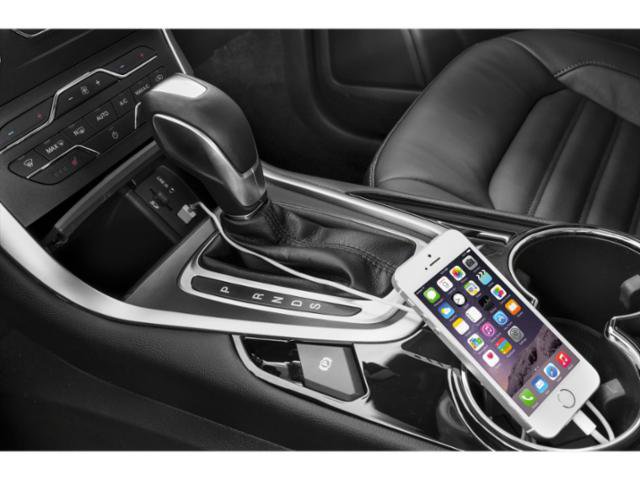 Used 2015 Ford Edge Titanium w/ Technology Package FWD image 16