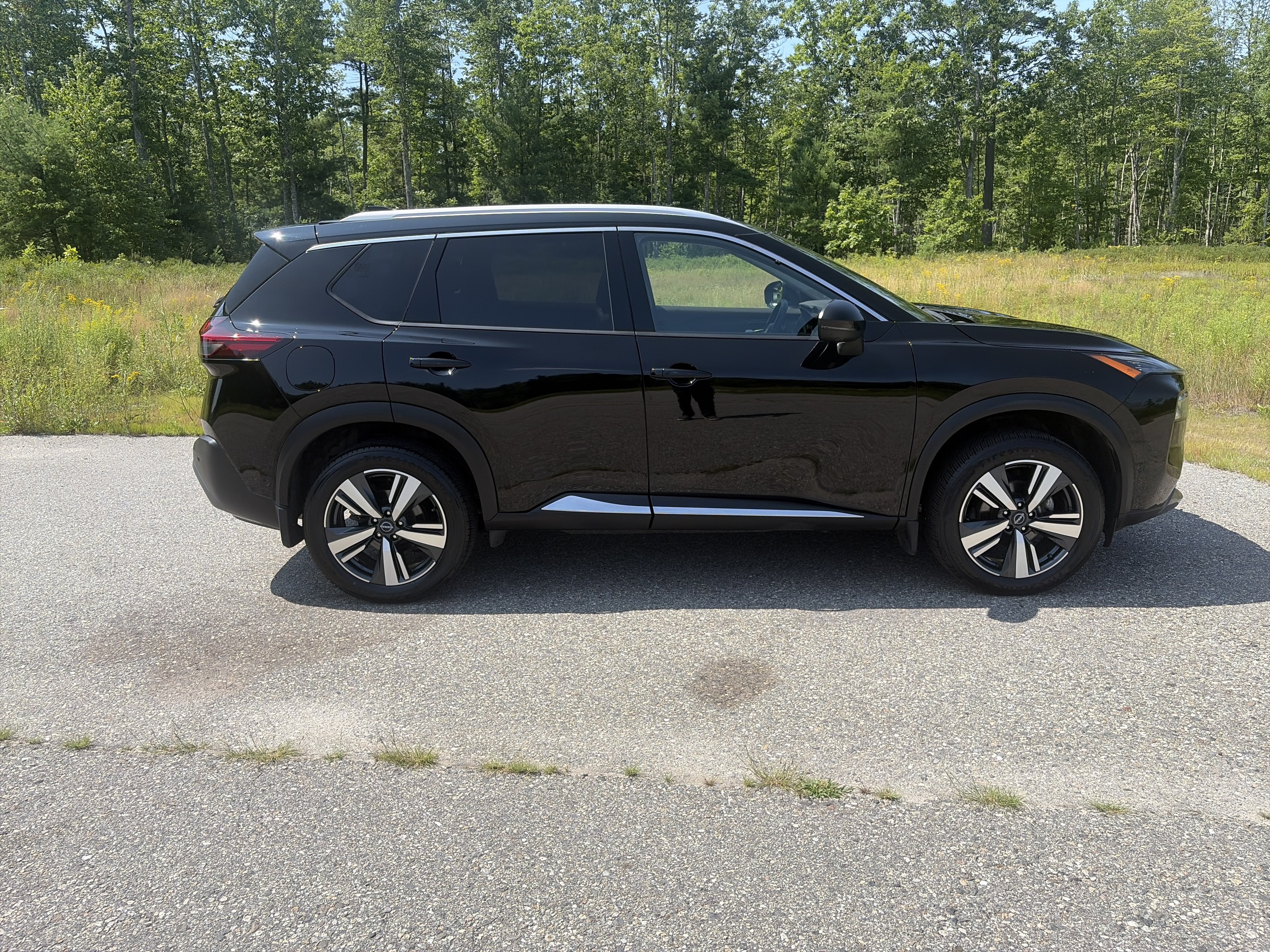 Certified 2023 Nissan Rogue SL w/ SL Premium Package AWD/4WD image 6