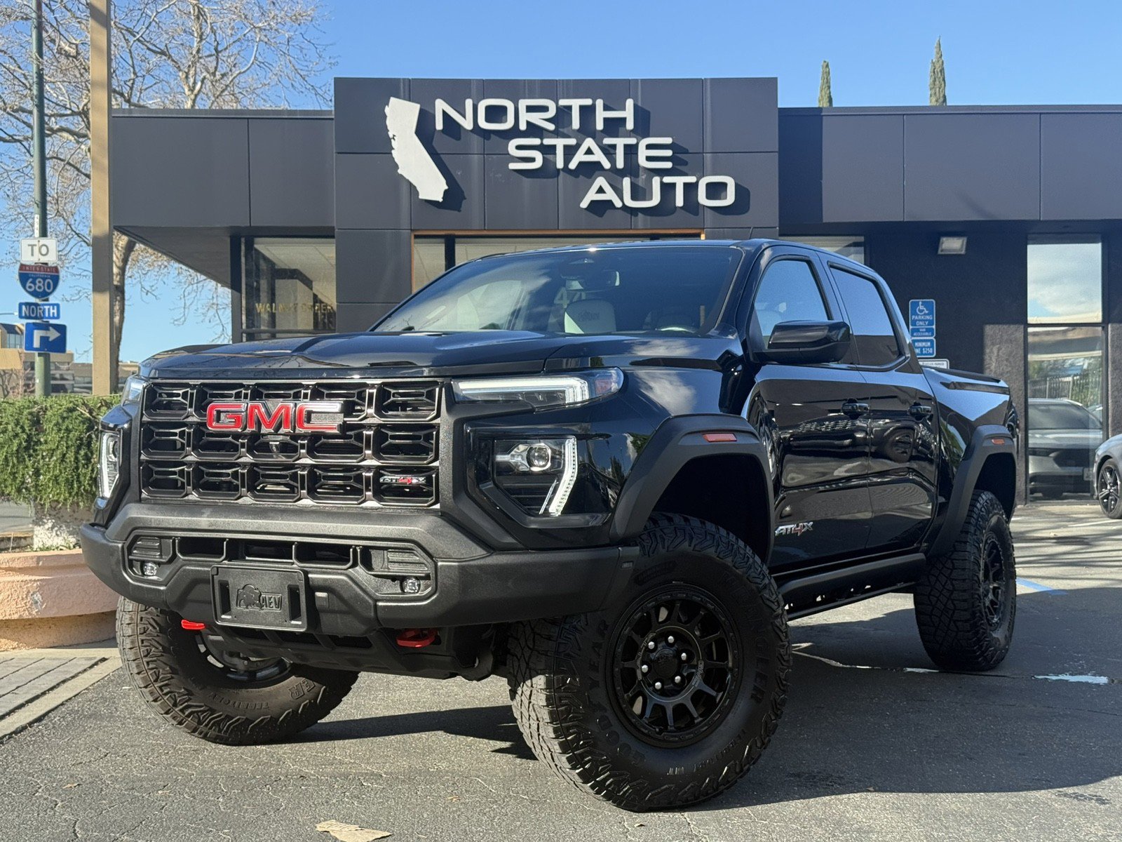 Used 2024 GMC Canyon AT4X w/ AT4X AEV Edition image 2