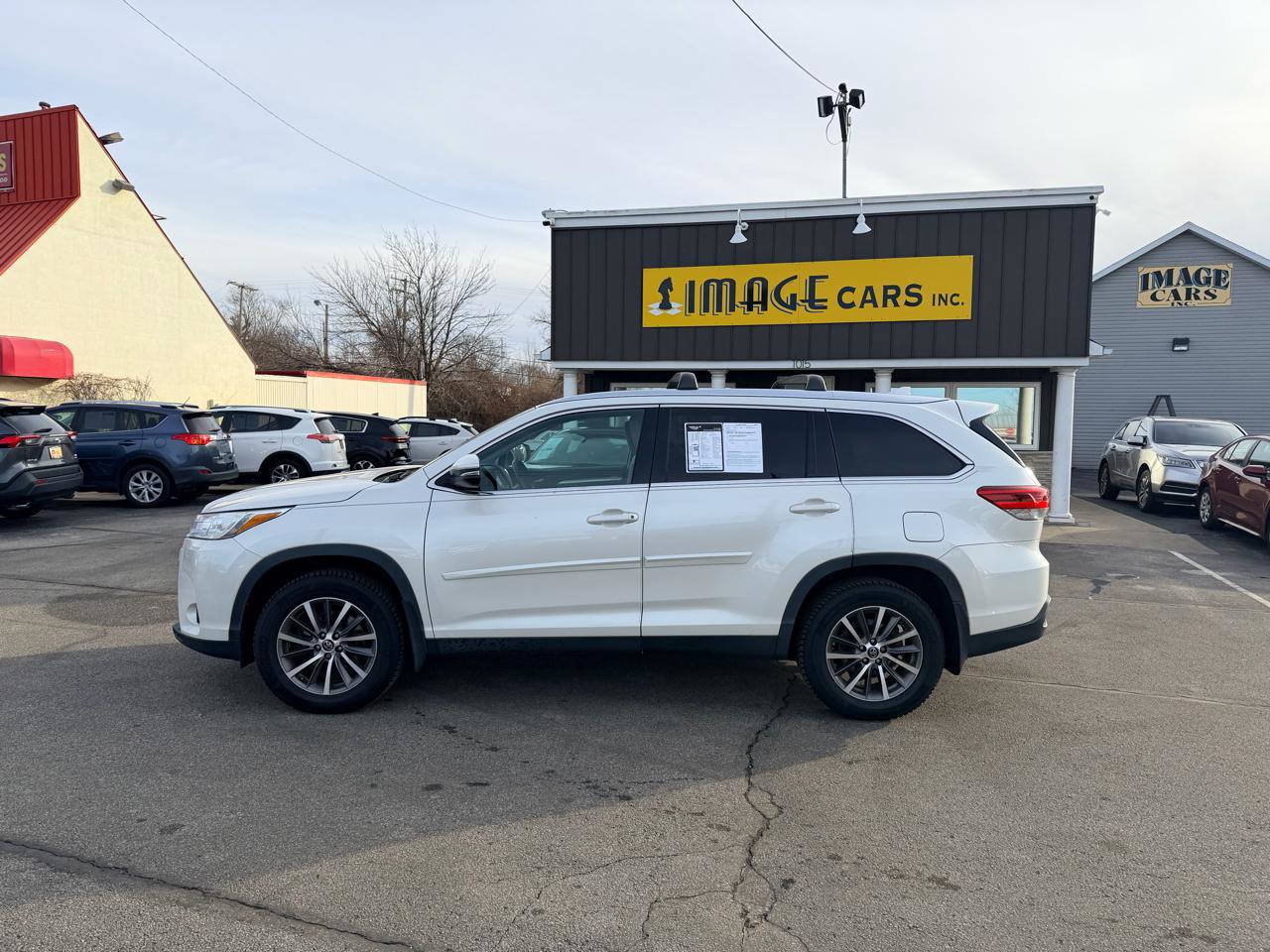 Used 2019 Toyota Highlander XLE w/ Protection Package #3 image 12