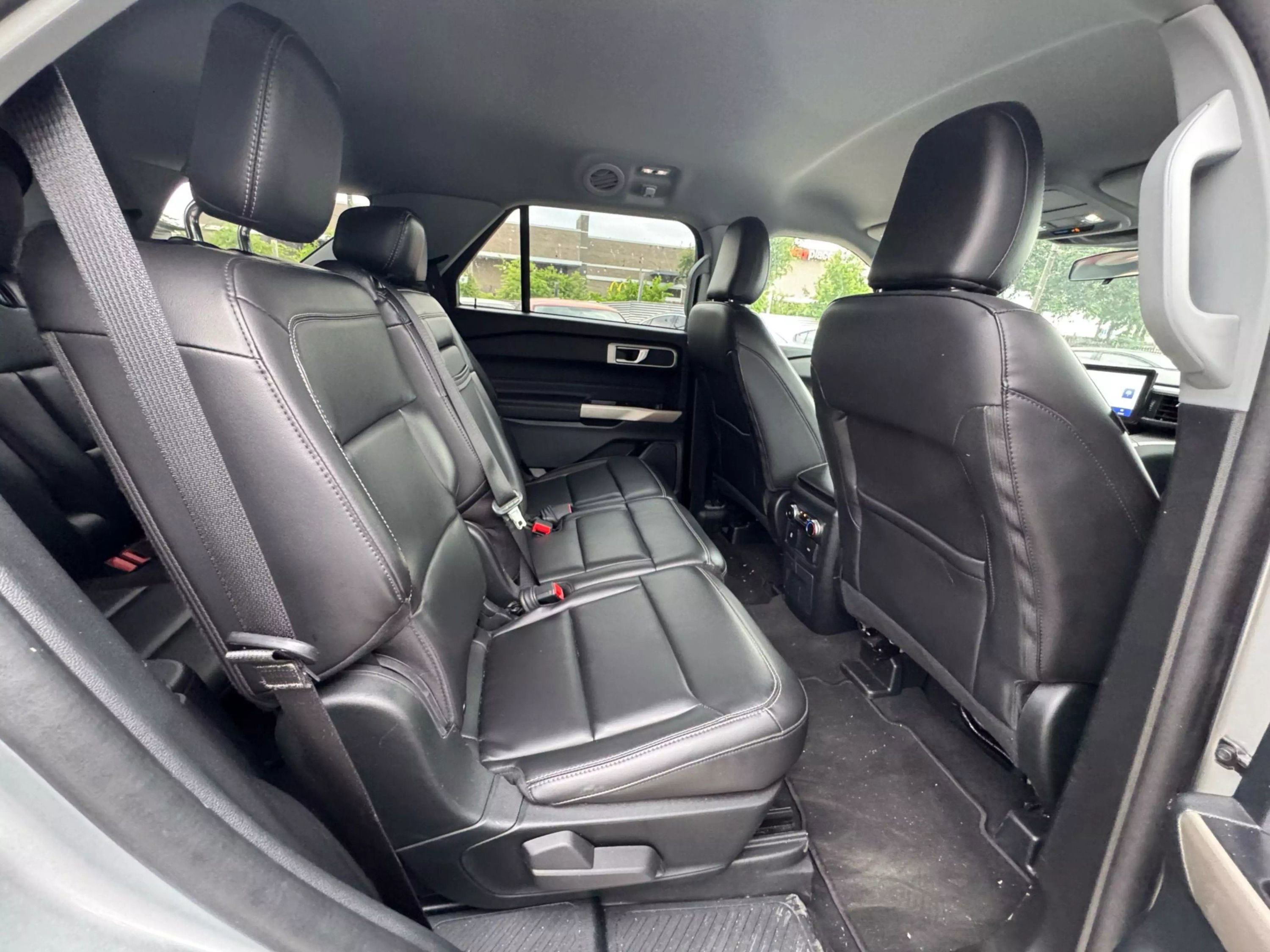 Used 2023 Ford Explorer XLT w/ Equipment Group 202A image 15