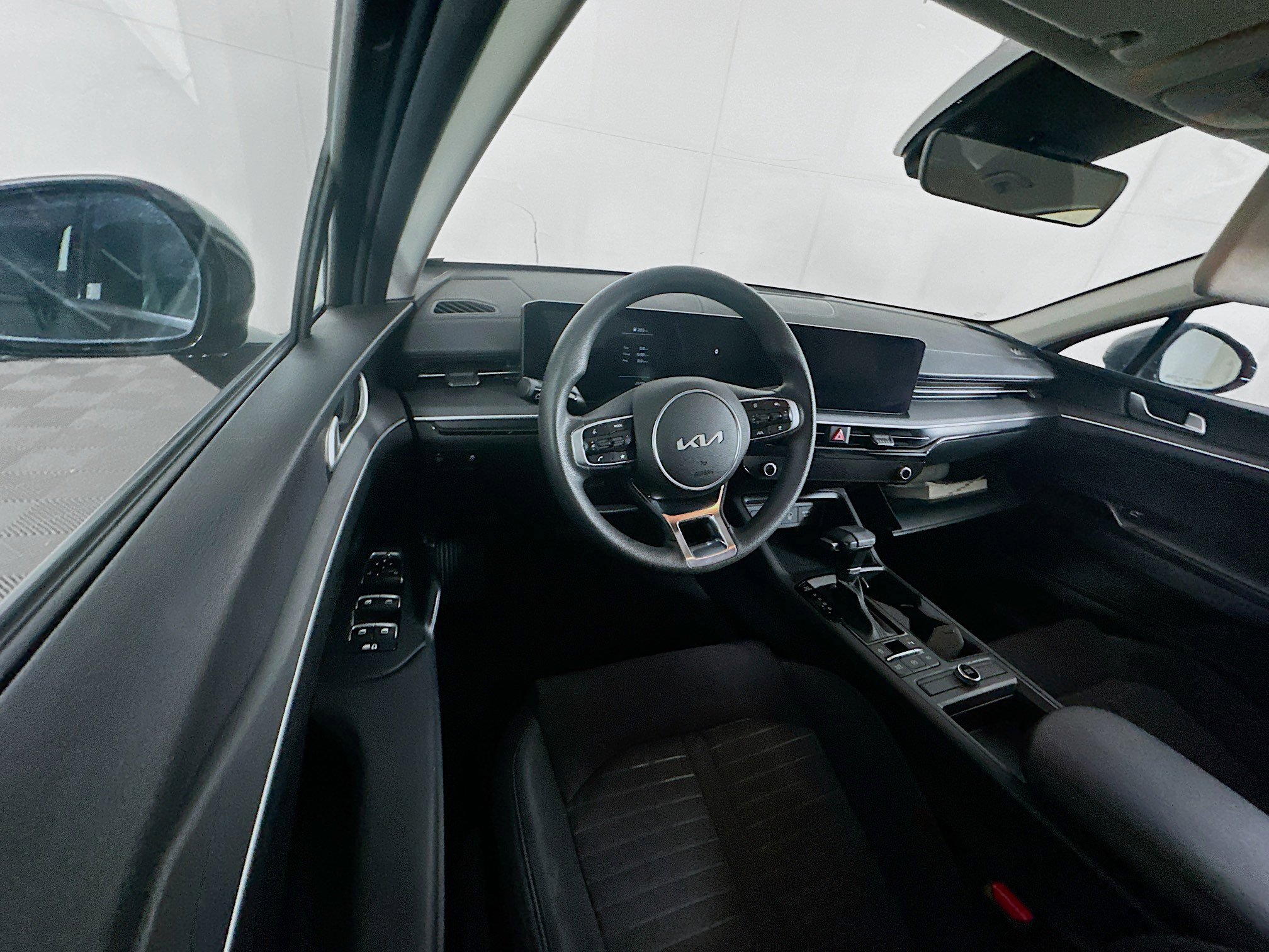 Used 2025 Kia K5 LXS image 18