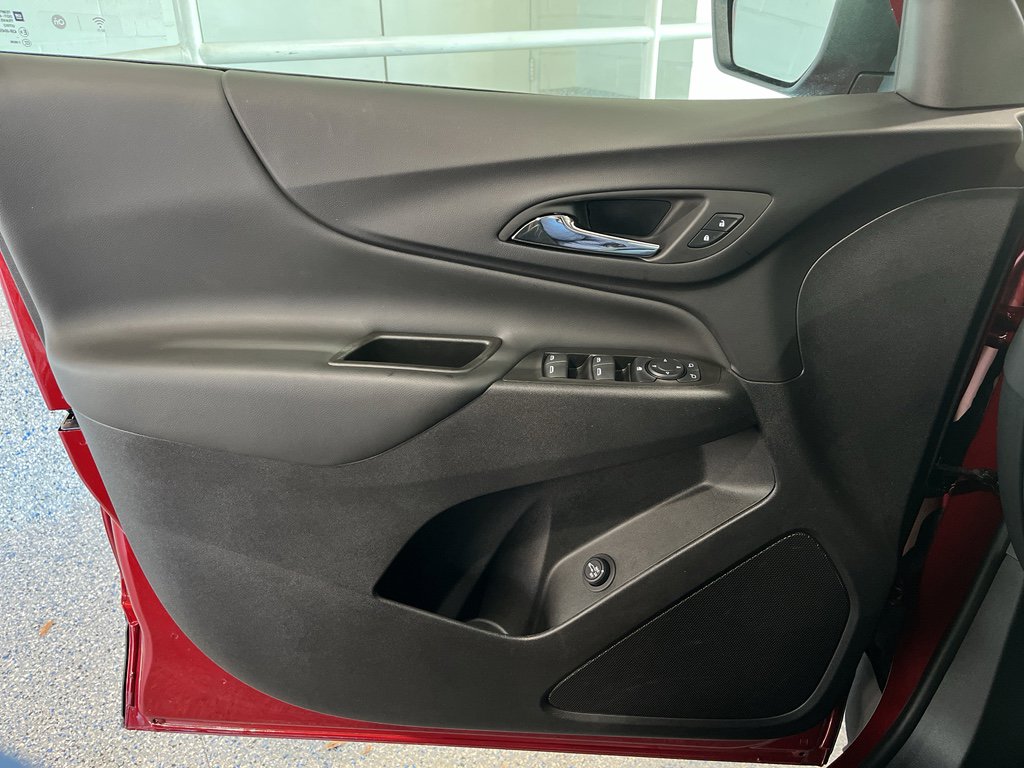 Used 2024 Chevrolet Equinox LT image 28
