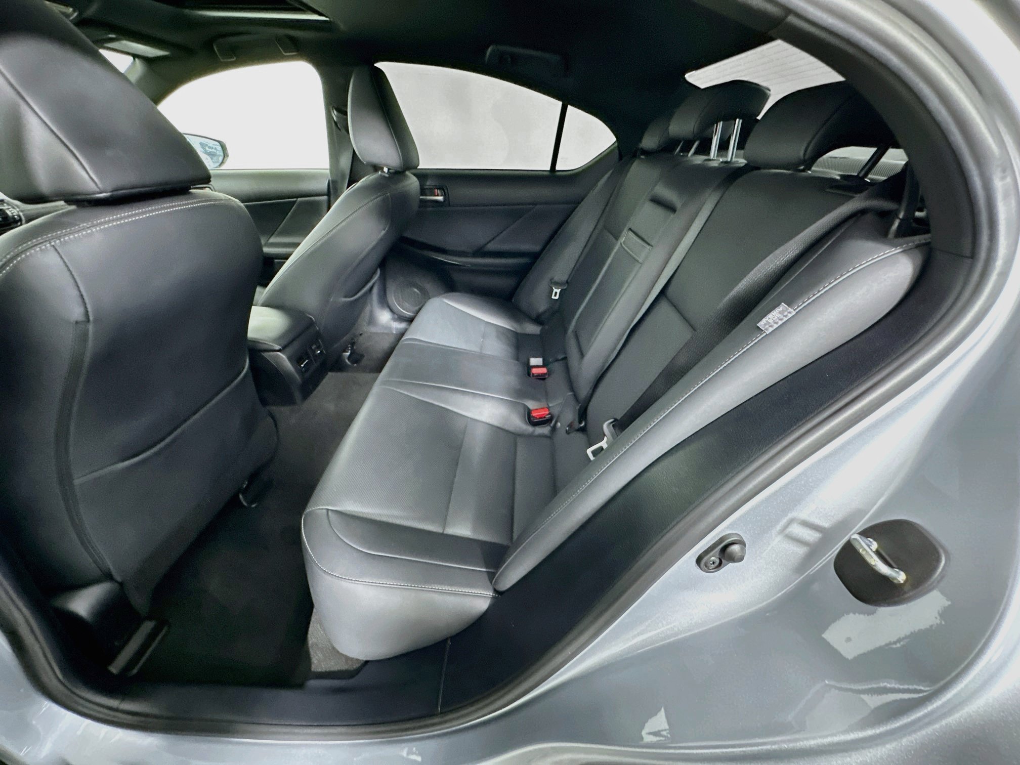 Used 2024 Lexus IS 350 F Sport RWD image 30