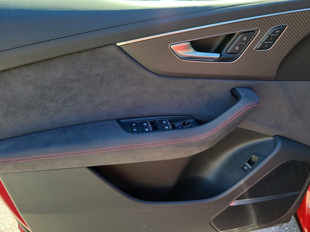 Used 2025 Audi RS Q8 performance image 18