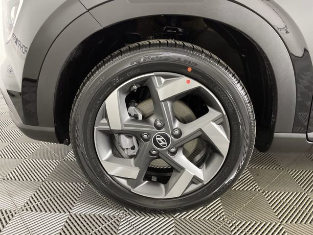 Certified 2025 Hyundai Venue SEL image 17