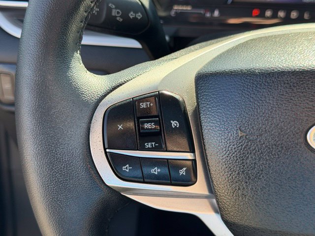 Used 2023 Ford Explorer XLT w/ Equipment Group 202A AWD/4WD image 34