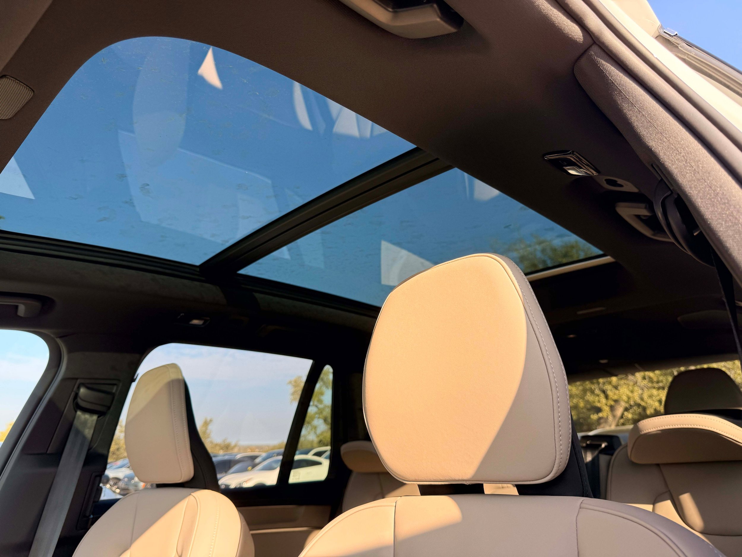 New 2026 Volvo XC90 B6 Plus w/ Protection Package Premier AWD/4WD image 11
